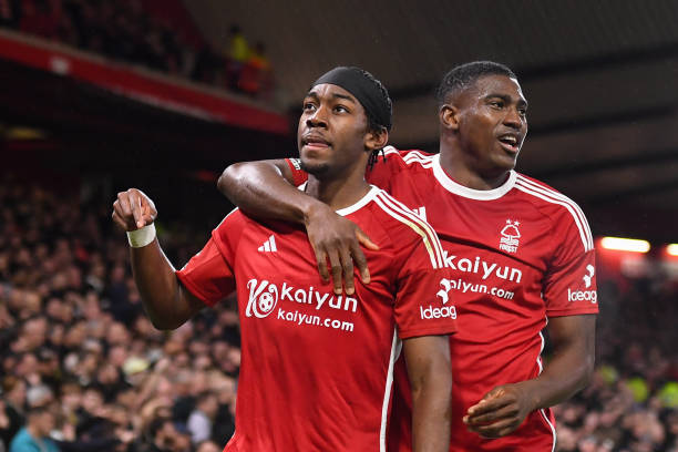 明对比的是 明对比的是